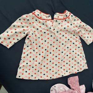 06-EUC Carter’s 0-3M long sleeve with dots